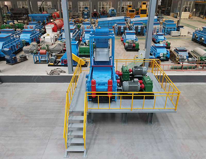 選擇河南鄭州華盛銘對(duì)輥制砂機(jī)，確保制砂生產(chǎn)效率與品質(zhì)